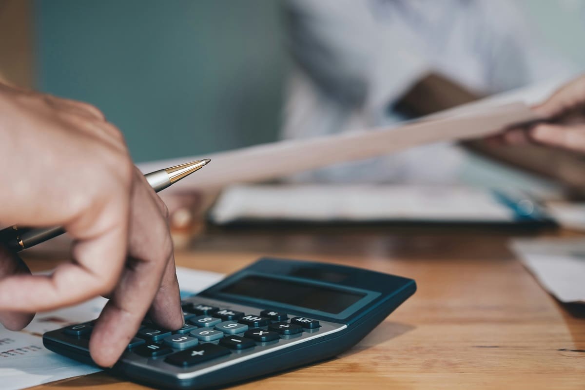 1-procent-regeling voor bedrijfswagens: overzicht van de forfaitaire belastingheffing en vergelijking met het rittenboek